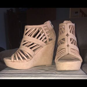 Torrid wedges